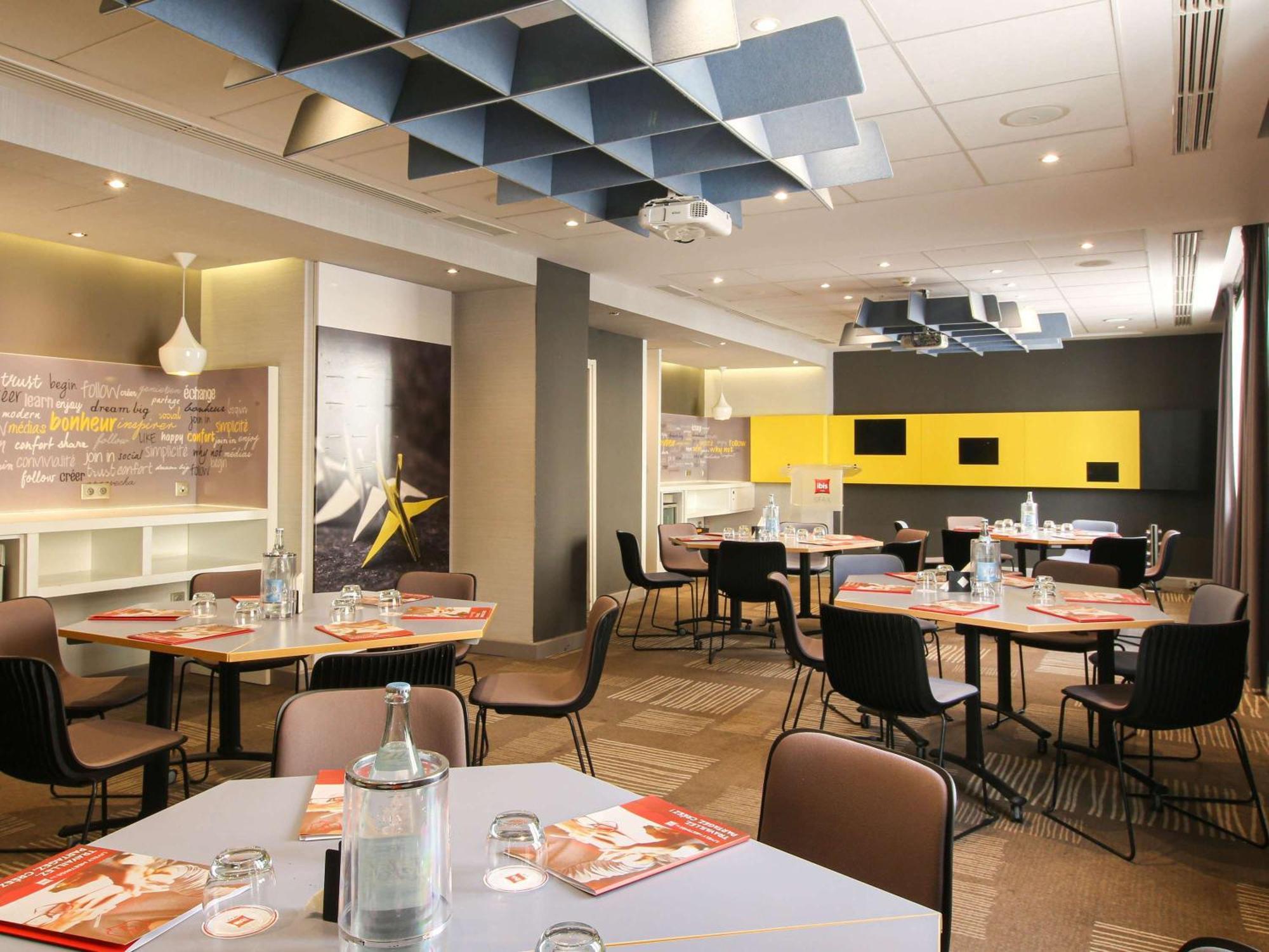 Ibis Sfax Hotel Bagian luar foto