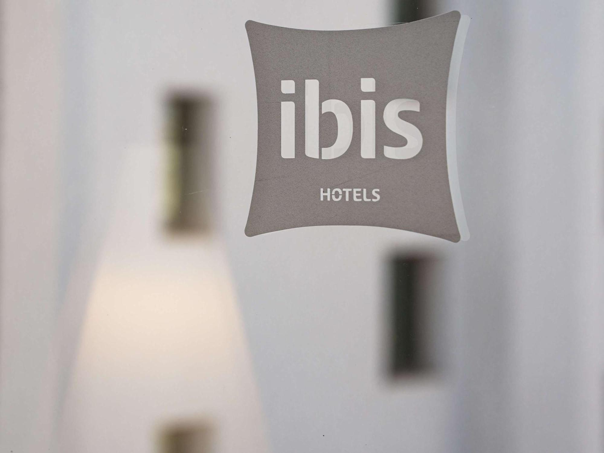Ibis Sfax Hotel Bagian luar foto