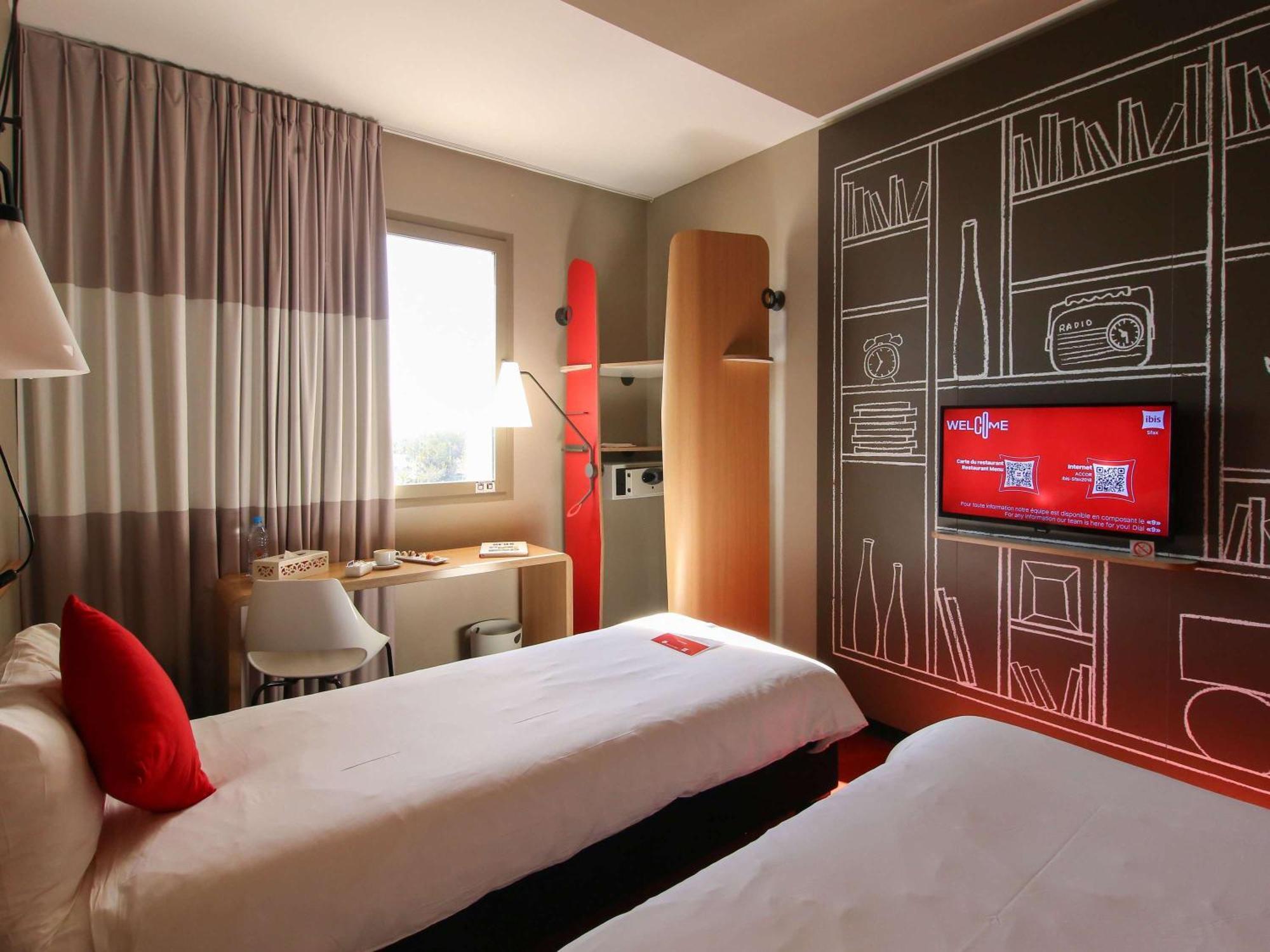 Ibis Sfax Hotel Bagian luar foto
