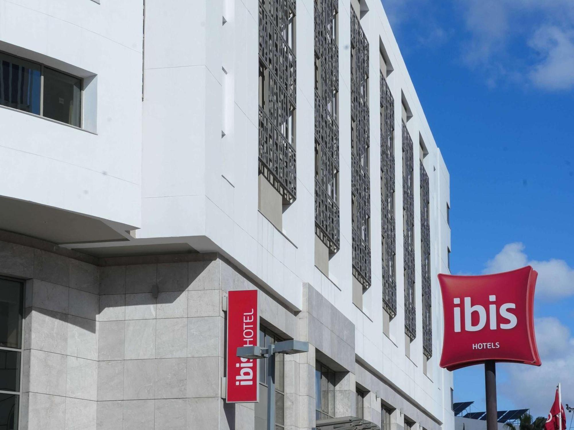 Ibis Sfax Hotel Bagian luar foto