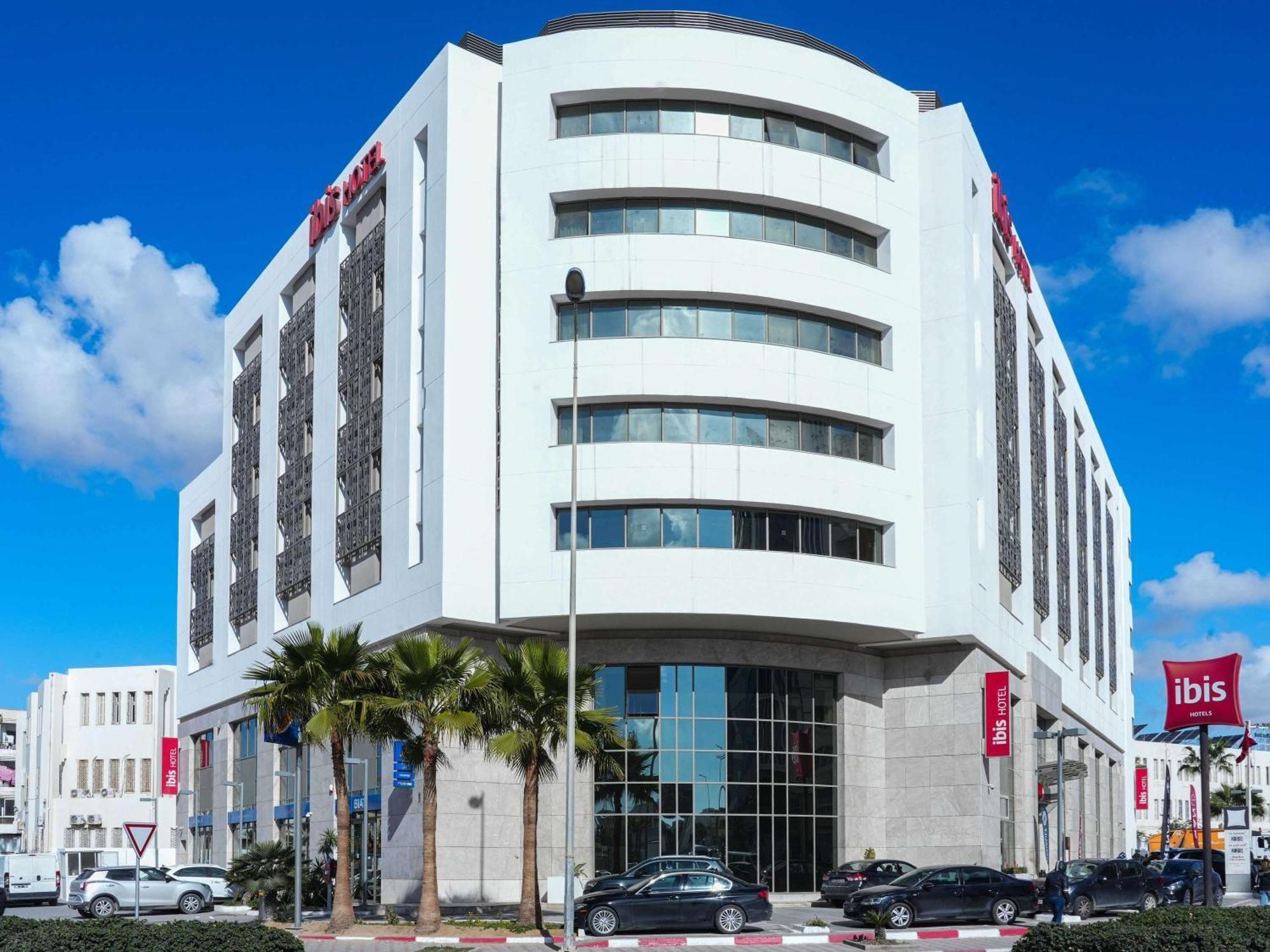 Ibis Sfax Hotel Bagian luar foto