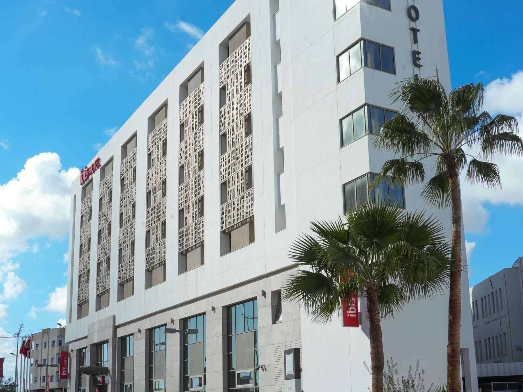 Ibis Sfax Hotel Bagian luar foto